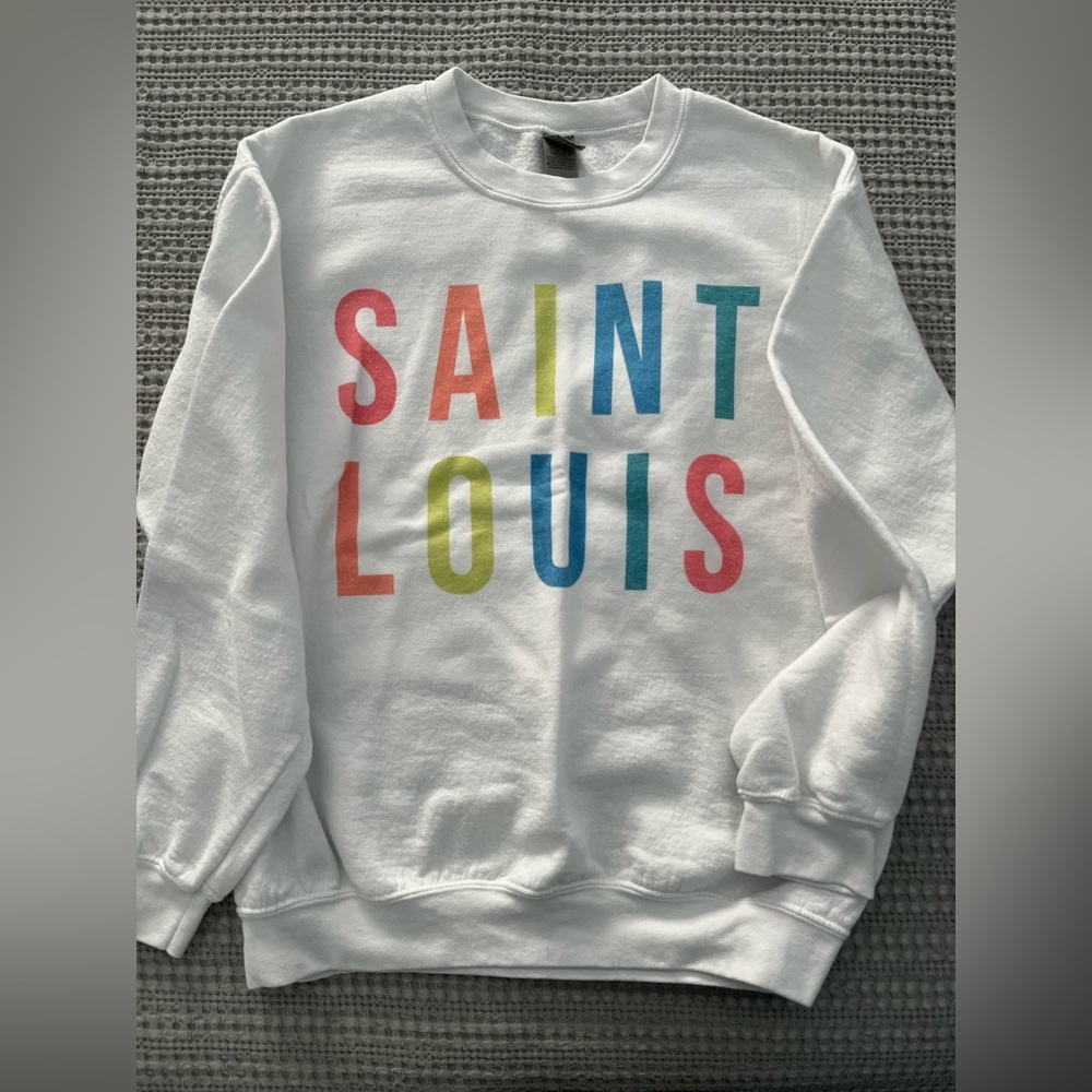 Saint Louis Sweatshirt White with bright writing Medium Like New